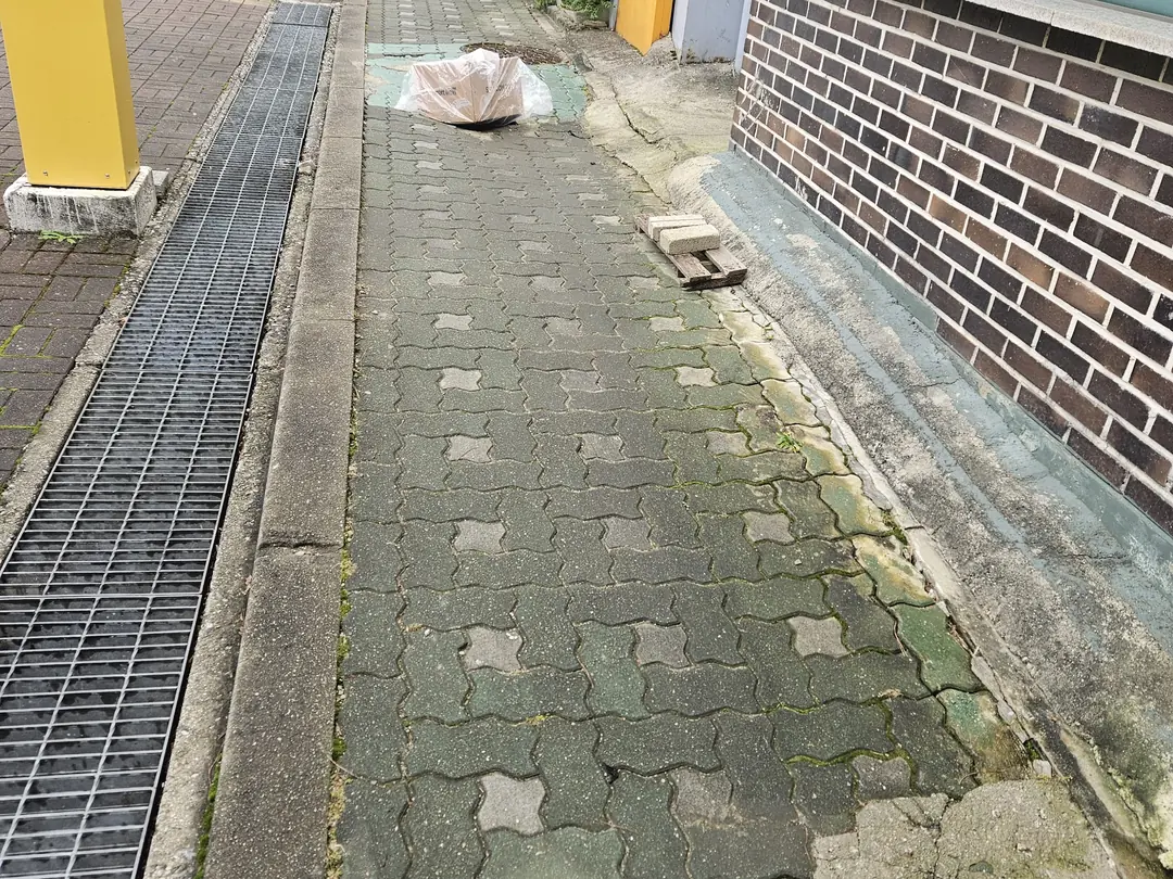 장안동 보도블록철거 철거 전