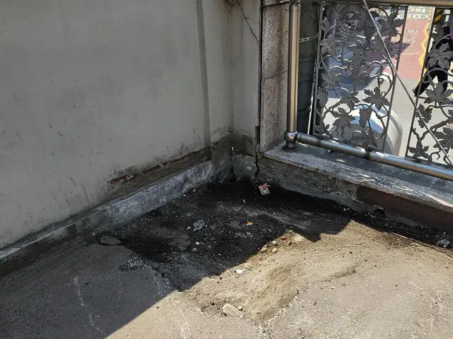 수돗가 시설물 철거 현장 사진